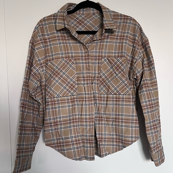 Cropped Forever 21 Women’s Flannel Button up - Picture 1 of 4